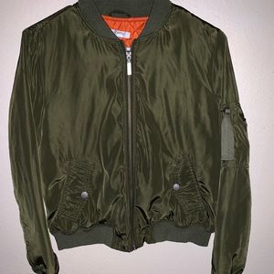 Cropped army green bomber jacket